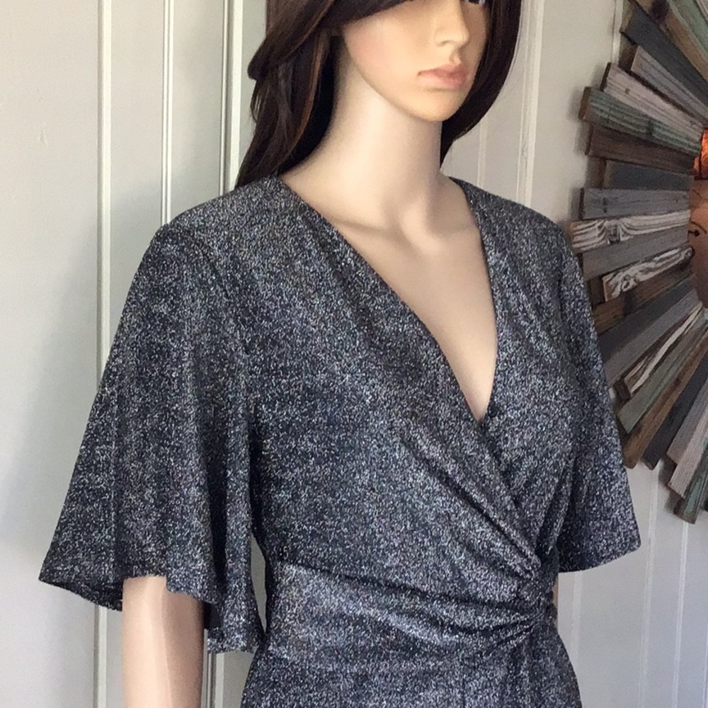 NWT  BEAUTIFUL BLACK/SILVER SHIMMER ROMPER - Picture 5 of 8